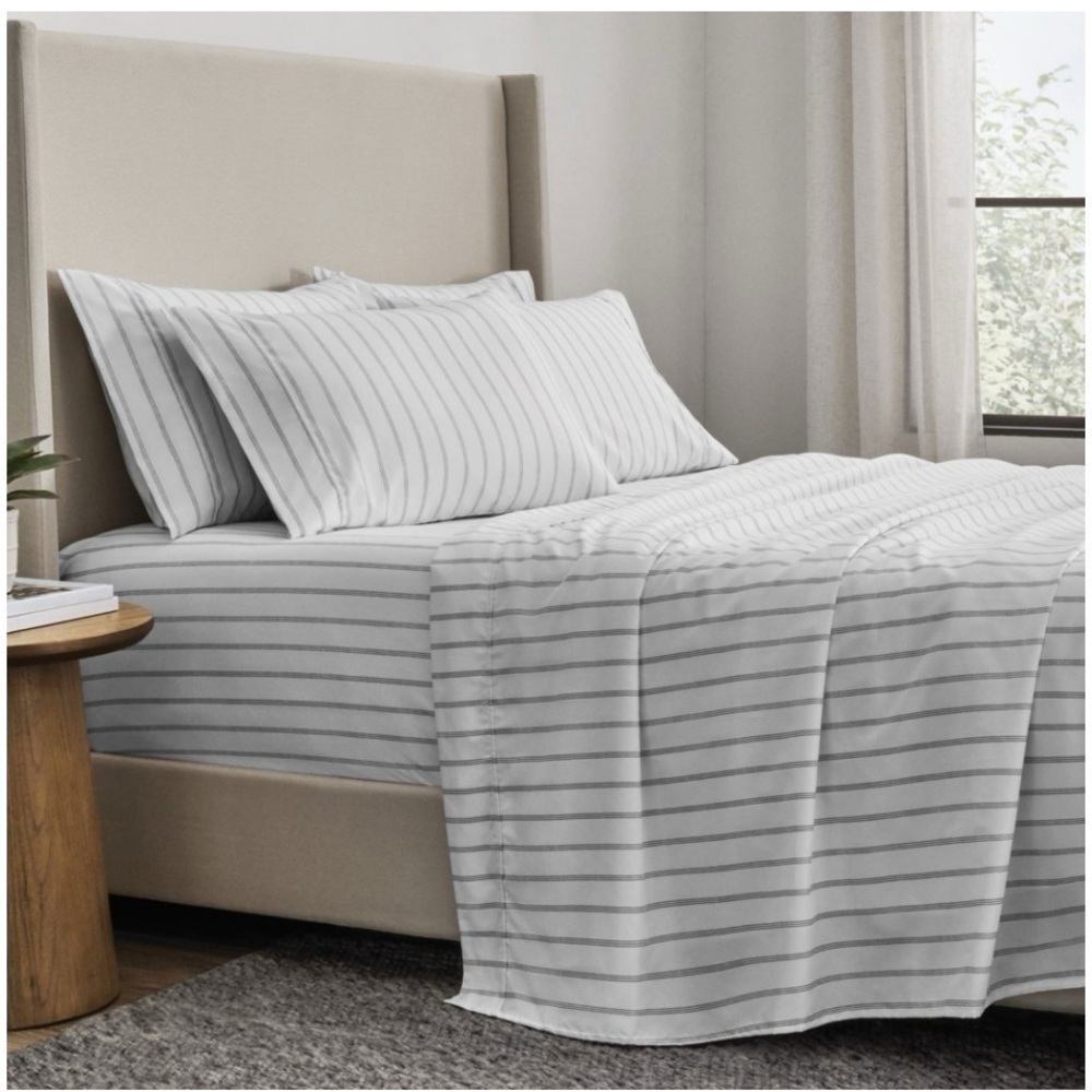 Elegant Striped Bedding Set in Gray